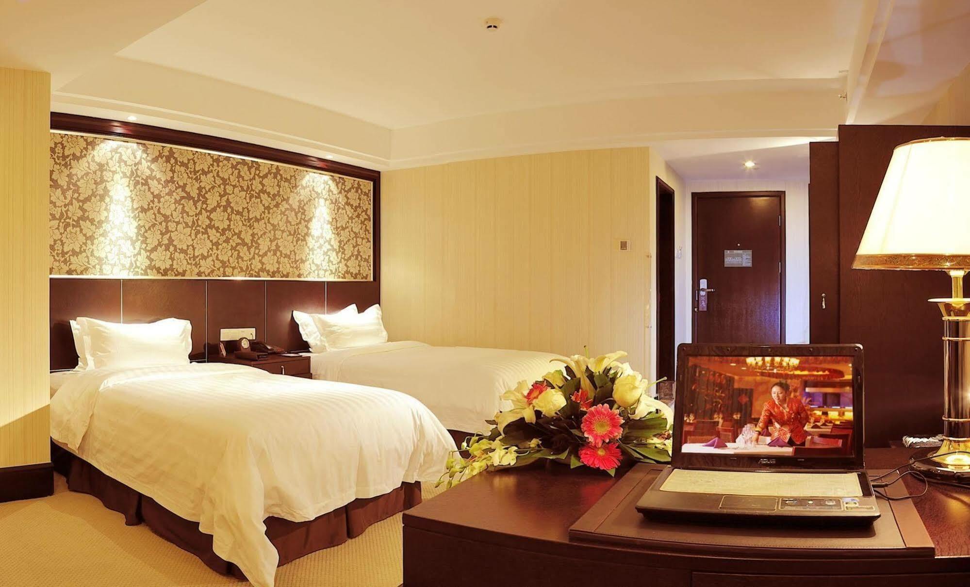 Zhaorui International Hotel Wuhan Zewnętrze zdjęcie